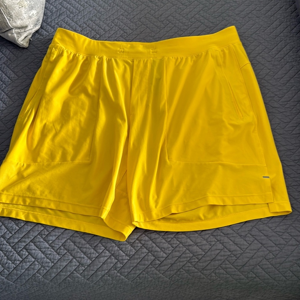 Lululemon License to Train 7 inch shorts - yellow